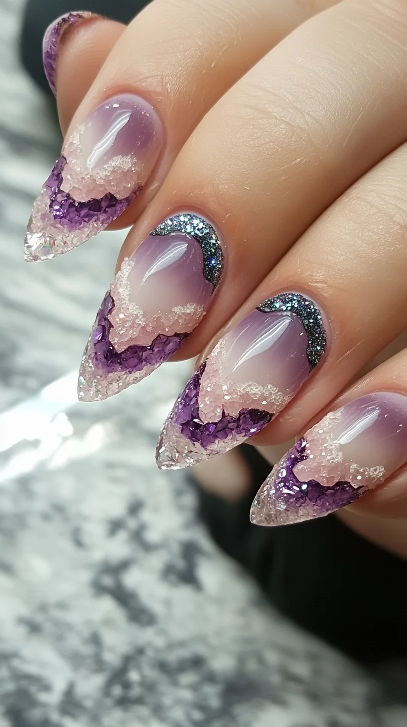 Eye-Catching Ombré Glitter Tips: The Perfect Blend of Elegance and Edge